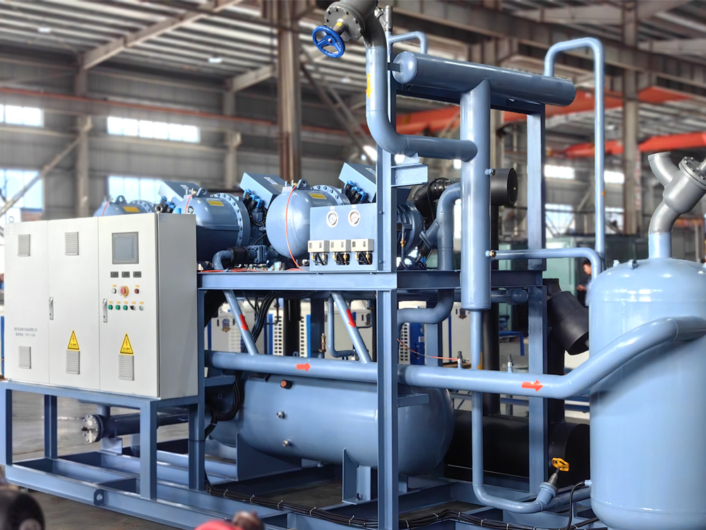 Tiga unit kompresor sekrup paralel